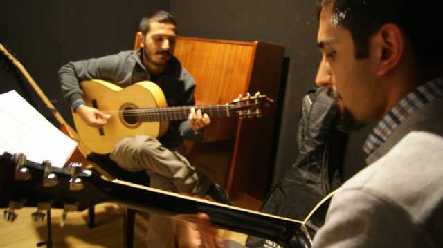  Cihangir Sanat Atolyesinde Fırsat Aylık 150tl Gitar-yan Flut-baglama