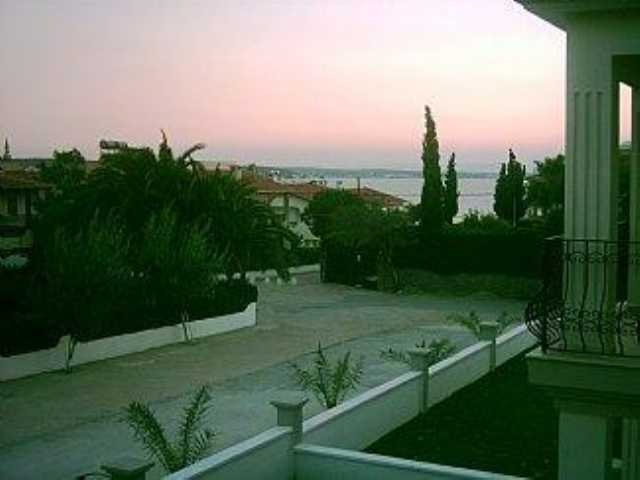 İzmir Çeşme Havuzlu Kiralık Villa