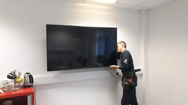 Suadiye Televizyon Tamiri Tv Led Değişimi Tv Ekran Değişimi Ve Duvara Tv Montajı