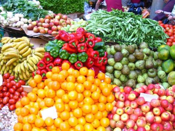 Adres teslimi toptan sebze ve meyve ticareti. İzmir halinden tüm izmir ve çevresine adres teslimi sebze ve meyve.