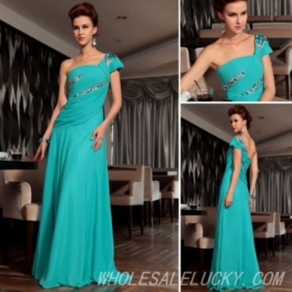  Gece Elbisesi Online  Gösterişli Şık Yeni Modeller Bayanlara Özel Yeni Tasarımlar  Gece Elbisesi Online