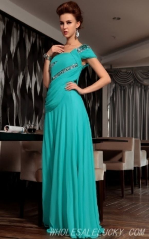  Gece Elbisesi İstanbul  Gösterişli Şık Yeni Modeller Bayanlara Özel Yeni Tasarımlar  Gece Elbisesi İstanbul