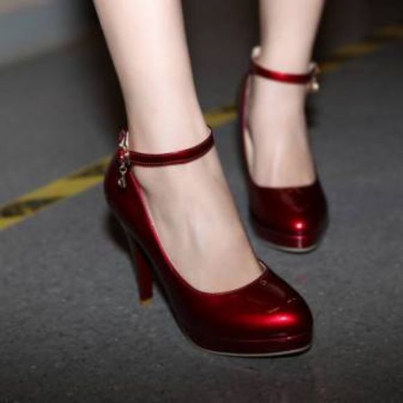Sivri Topuk Ayakkabı  En Güzel Yeni Topuklu Ucuz Bayan Ayakkabı Kadın Modası  Sivri Topuk Ayakkabı