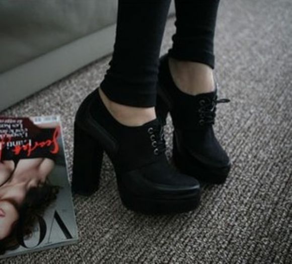 Kışlık Ayakkabı Bayan  Bayanlara Özel Bot Çizme Tasarımları Ucuz Toptan En Yeni Modeller  Kışlık Ayakkabı Bayan