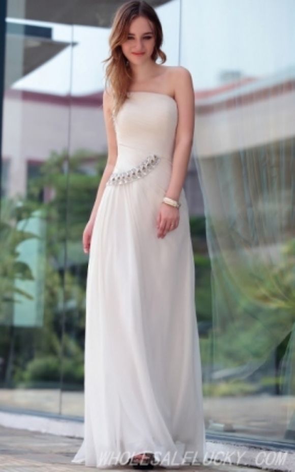  Uzun Etekli Elbise  Gösterişli Şık Yeni Modeller Bayanlara Özel Yeni Tasarımlar  Uzun Etekli Elbise