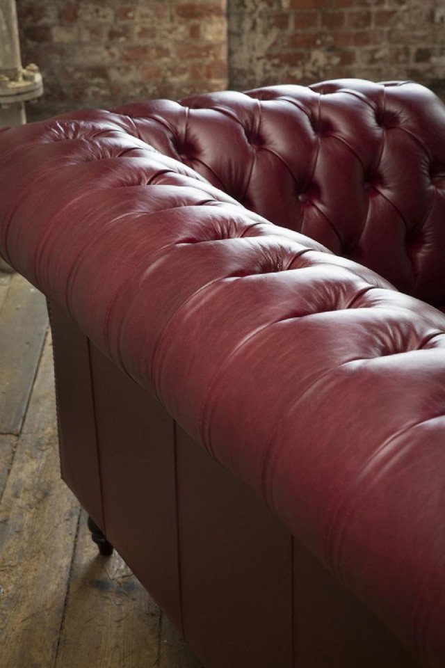 BayKOÇ Luxury Olarak Kişiye Özel Chesterfield Deri Kanepe Oturumu Sabit Tasarım Çalışması İle Gerçek
