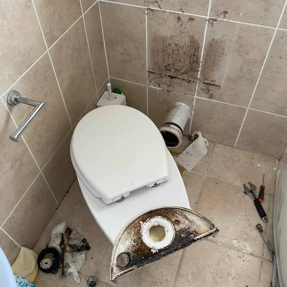 Sancaktepe Tesisatçı Wc Tuvalet Klozet Tesisatı Tıkanıklık Açma Tamir Tadilat