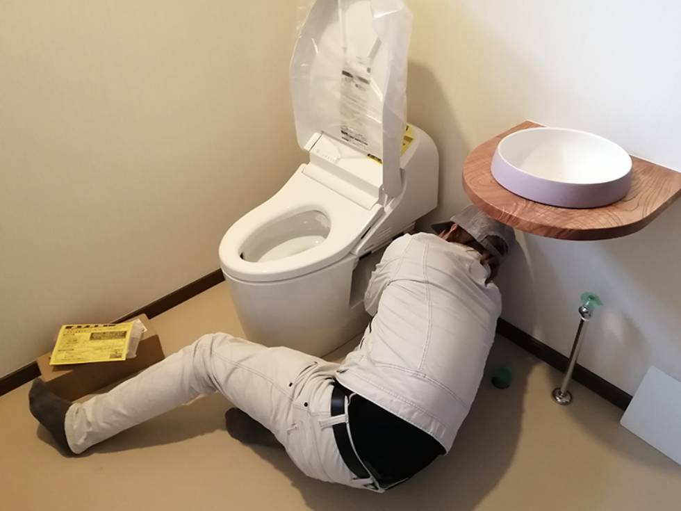 Üsküdar Tesisatçı Wc Tuvalet Klozet Tesisatı Tıkanıklık Açma Tamir Tadilat