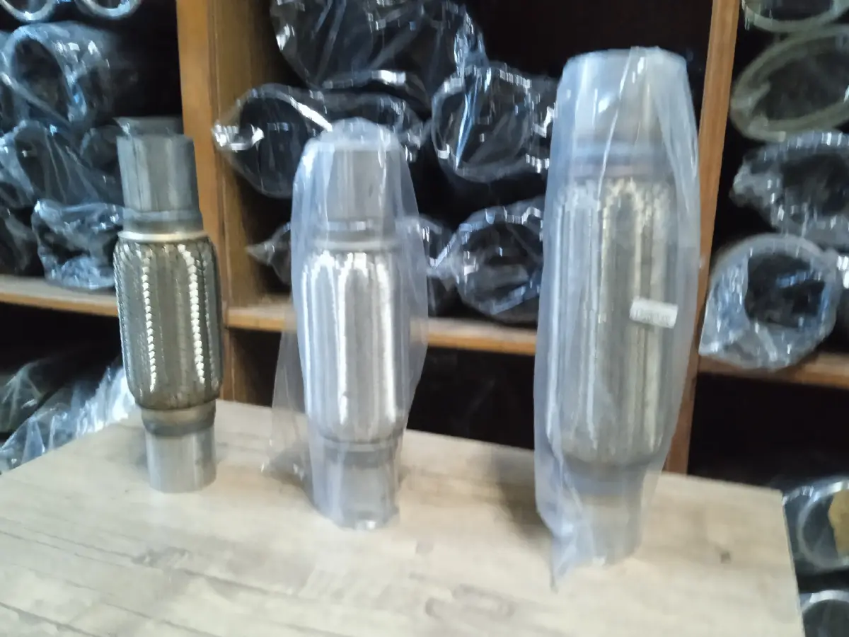 Egzoz Fleks Boru Otomobiller için Egzoz Spiral Boru Çeşitleri Yedek Parça