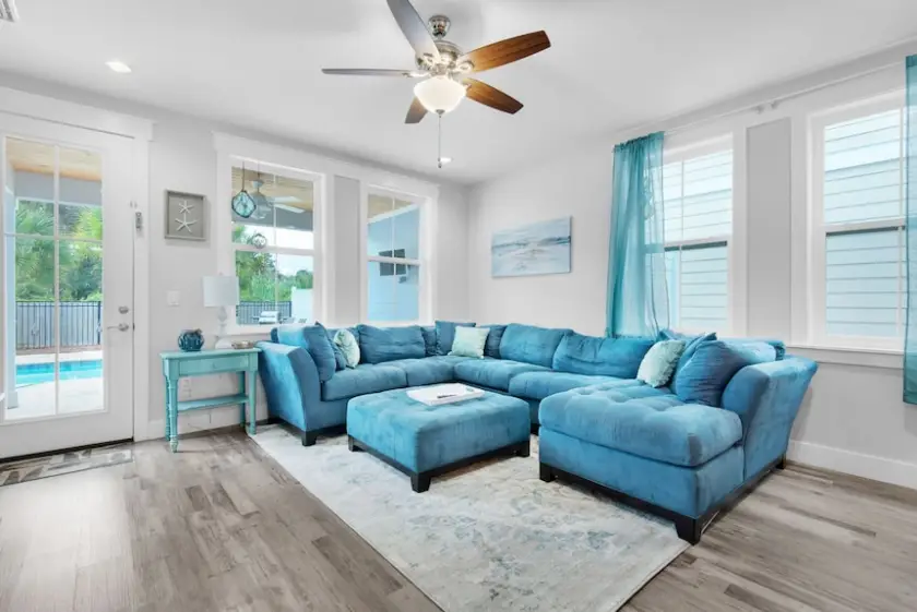 Turkuaz Renkli Köşe Koltuk Modelleri Özel Üretim Her Renk Kumaş Deri İstenilen Ölçü Üretim